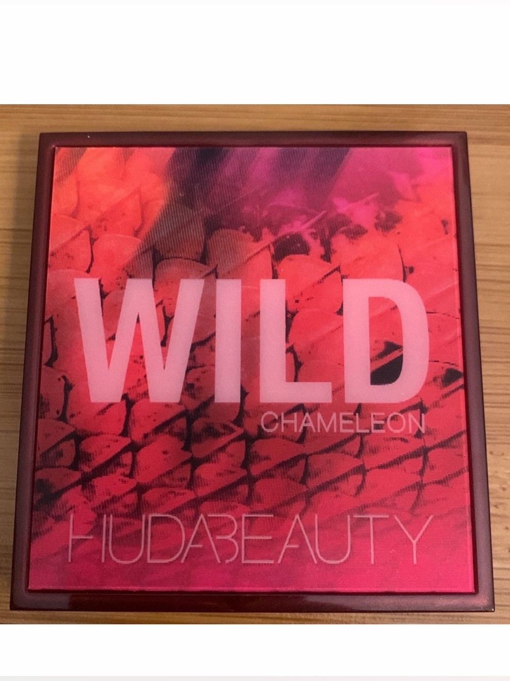 Huda Beauty Wild Chameleon Eyeshadow Palette - New in Box